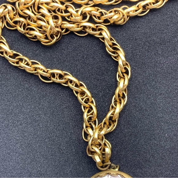 Floral Pendant Necklace in Gold Tone - Picture 3 of 9